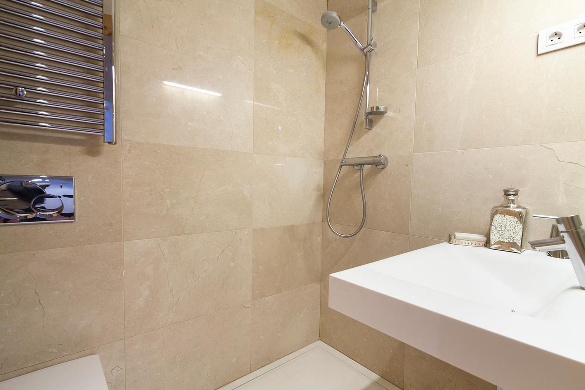 My Space Emirates - Splendid Apartment With Terrace And Pool Near Park Gueell Barcelona Zewnętrze zdjęcie